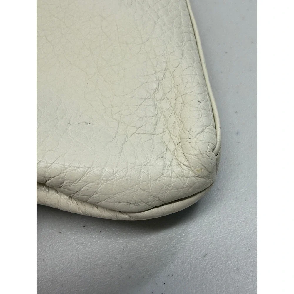 Dooney & Bourke Cream Pebbled Leather Kiss Lock Coin Purse Wallet Vintage Gold